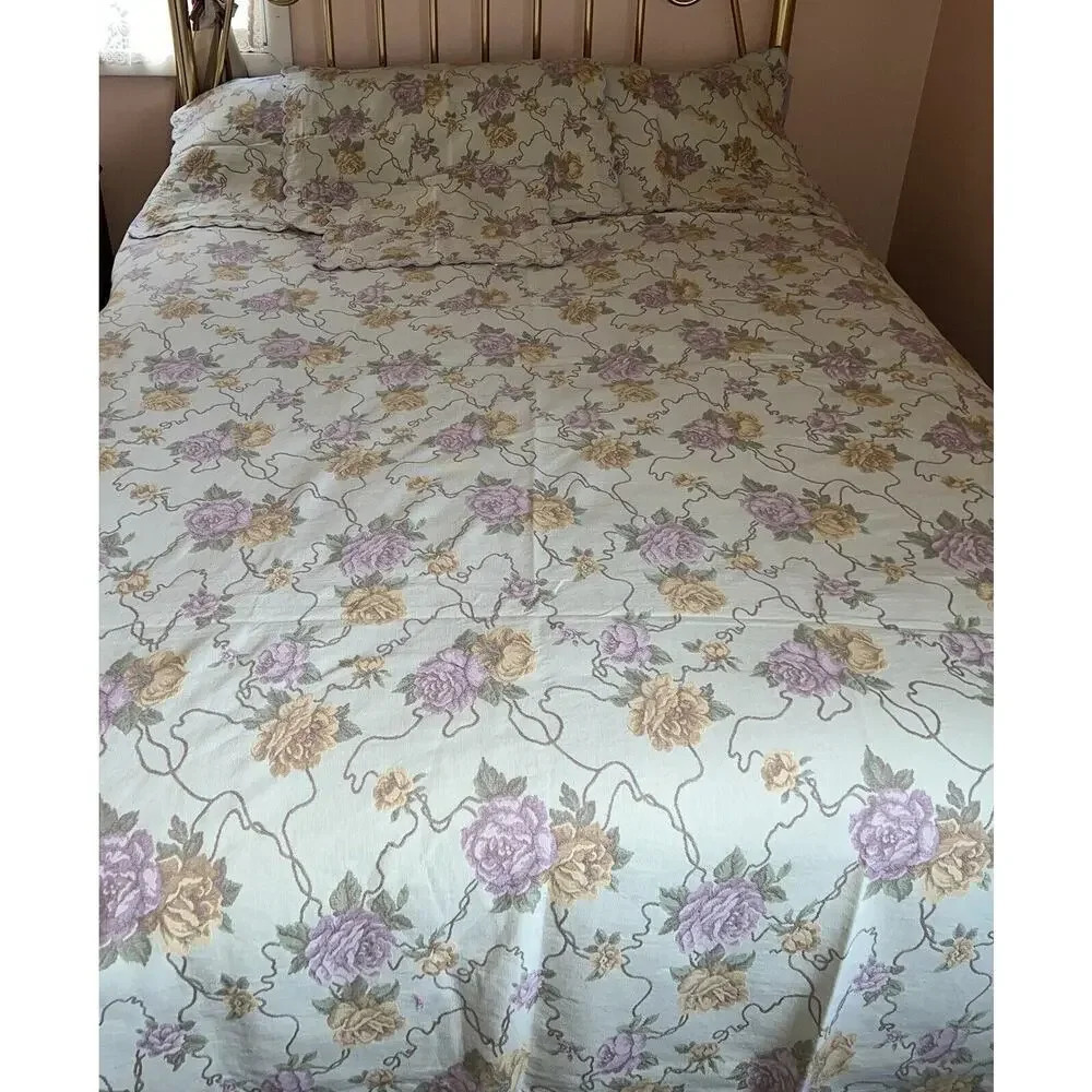 Beautiful Queen Size Bed Spread/ Quilt With 3 Standard Shams ,1 Small Portugal